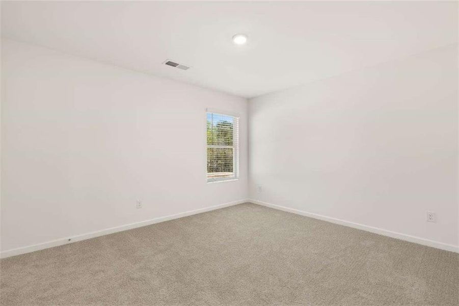 Spacious, unfurnished interior of a new home in Poplar Preserve, Newnan (Image 34).