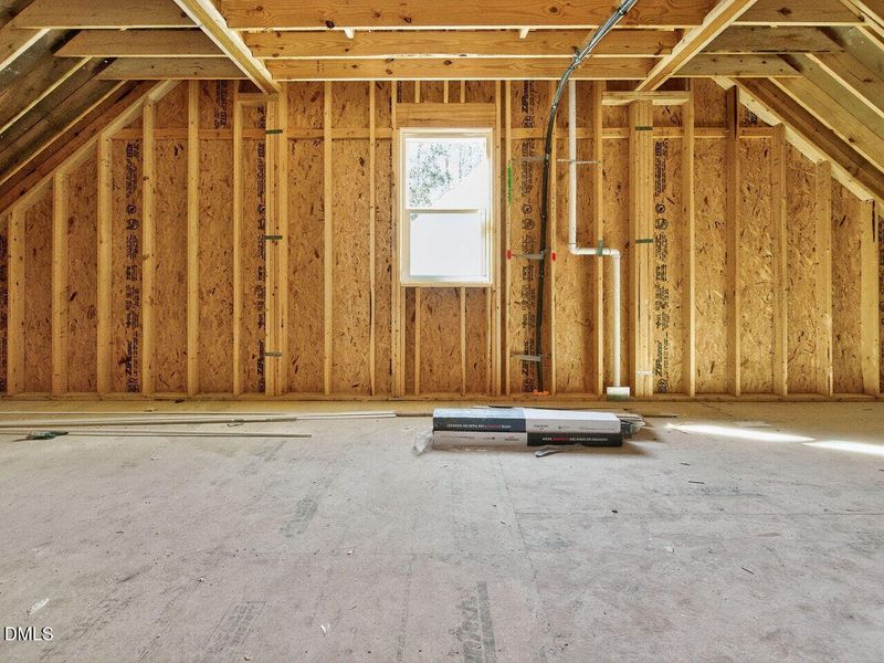 033-1280x960-walk-in-attic