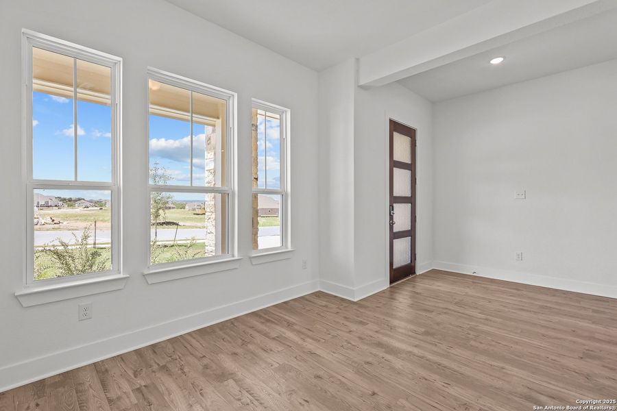 Spacious, unfurnished interior of a new home in Homestead, Schertz (Image 21).