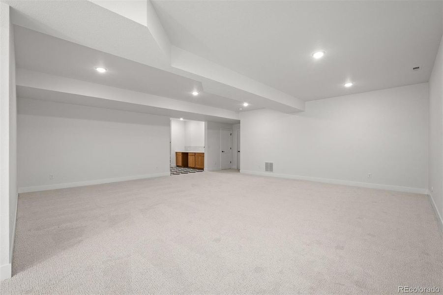 Spacious, unfurnished interior of a new home in Wolf Ranch - Enclave Collection, Colorado Springs (Image 20).