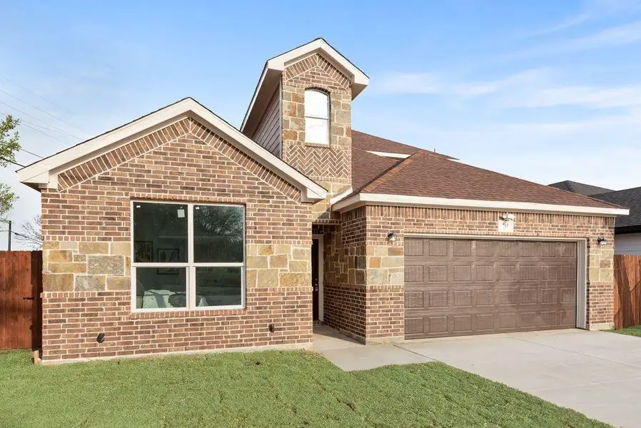 Front exterior of a new home in , Fort Worth, TX, highlighting curb appeal (Image 18).