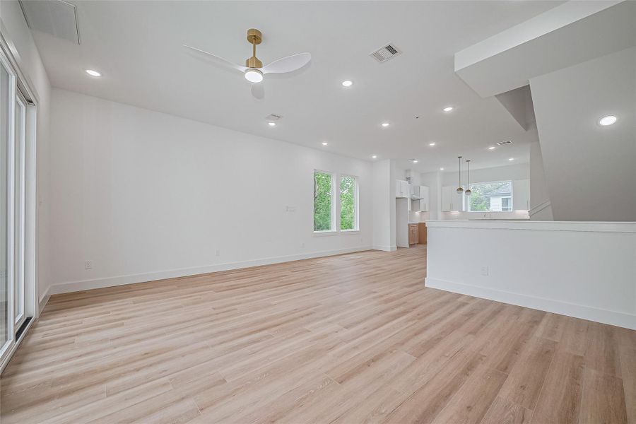 Spacious, unfurnished interior of a new home in , Houston (Image 31).