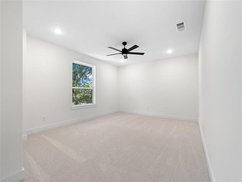 Spacious, unfurnished interior of a new home in , Dallas (Image 20).