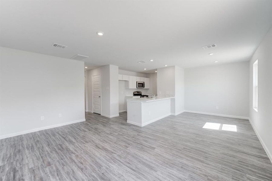 Spacious, unfurnished interior of a new home in Colony Park, Eastland (Image 34).