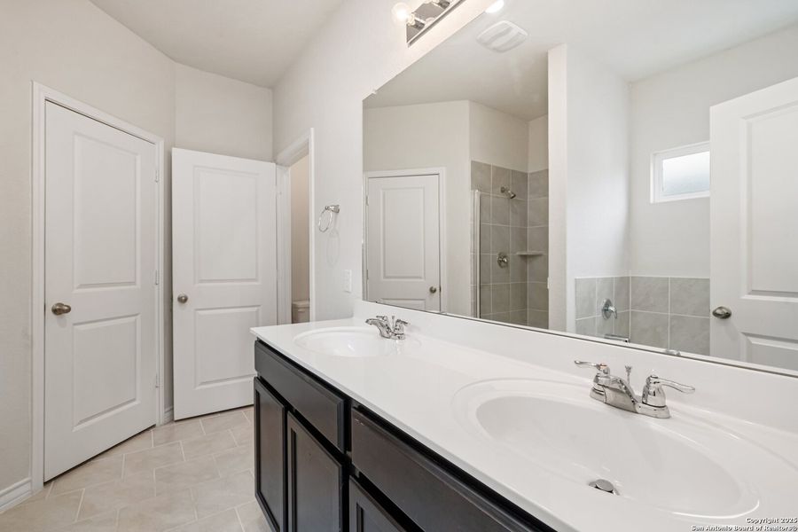 Furnished interior view inside a new home in Laurel Vistas, San Antonio (Image 5).