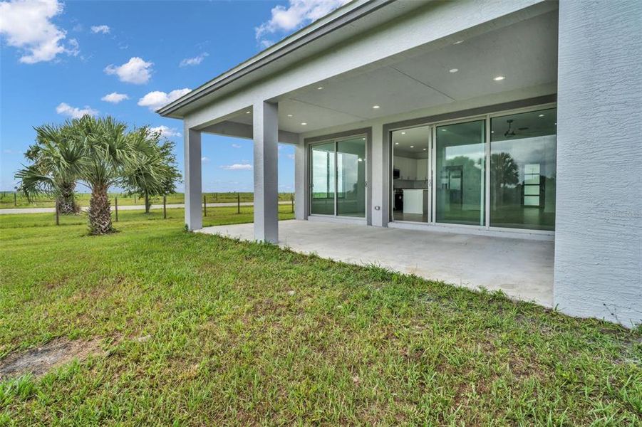 Exterior details and patio area of a home in , Okeechobee (Image 24).