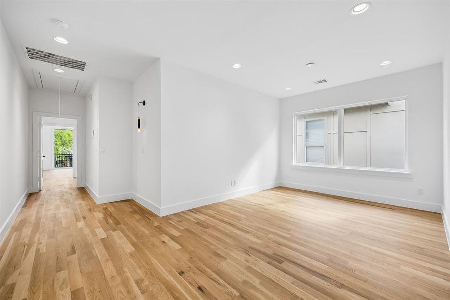 Spacious, unfurnished interior of a new home in , Dallas (Image 31). Spacious, unfurnished interior of a new home in , Dallas (Image 31).