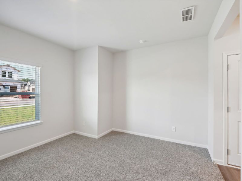 Spacious, unfurnished interior of a new home in Martin Springs - Estate Series, Lawrenceville (Image 31).