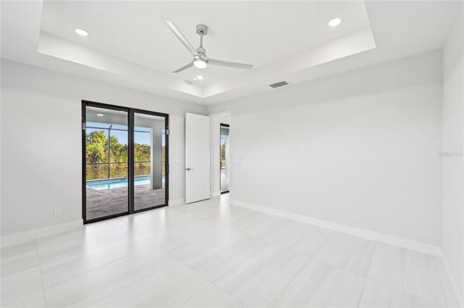 Spacious, unfurnished interior of a new home in , Port Charlotte (Image 34).