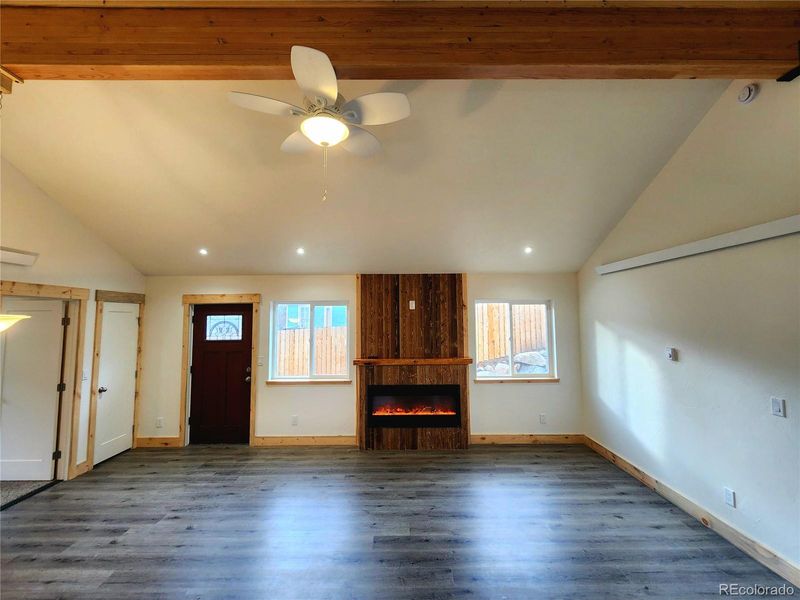 Spacious, unfurnished interior of a new home in , Downieville-Lawson-Dumont (Image 18).
