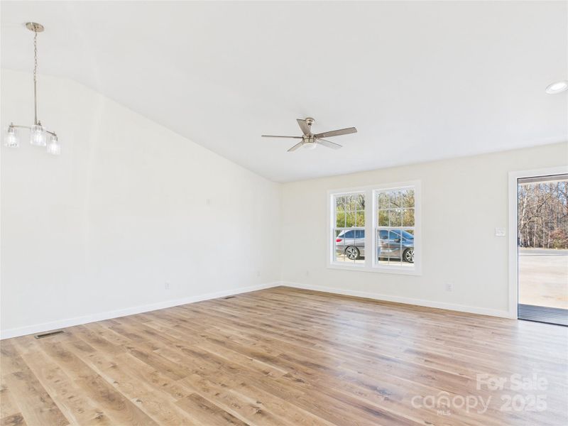 Spacious, unfurnished interior of a new home in , Hudson (Image 15).