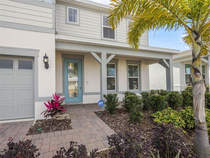 Exterior details and patio area of a home in Willow Ridge, Montverde (Image 38).