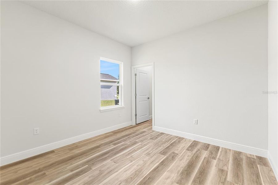Spacious, unfurnished interior of a new home in , Ocala (Image 20).