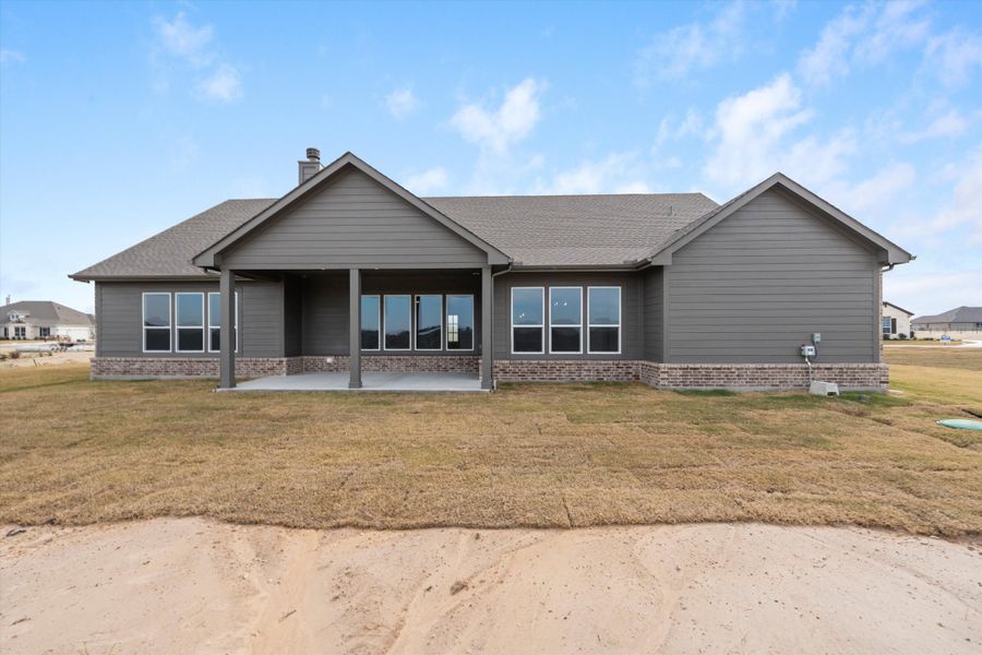 Exterior details and patio area of a home in Eagle Ridge Estates, Weatherford (Image 26).