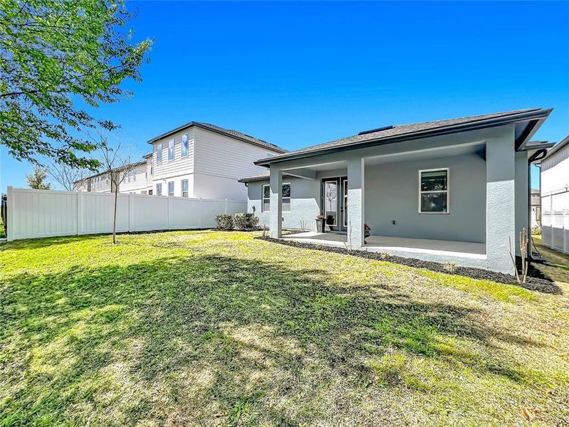 Exterior details and patio area of a home in , Clermont (Image 29).