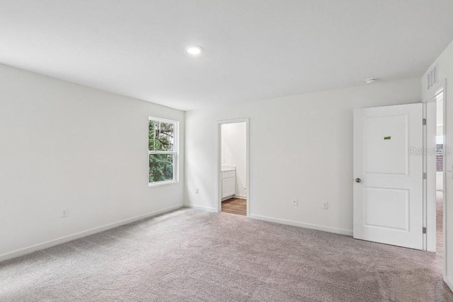 Spacious, unfurnished interior of a new home in Baywood Hills, Alachua (Image 17).