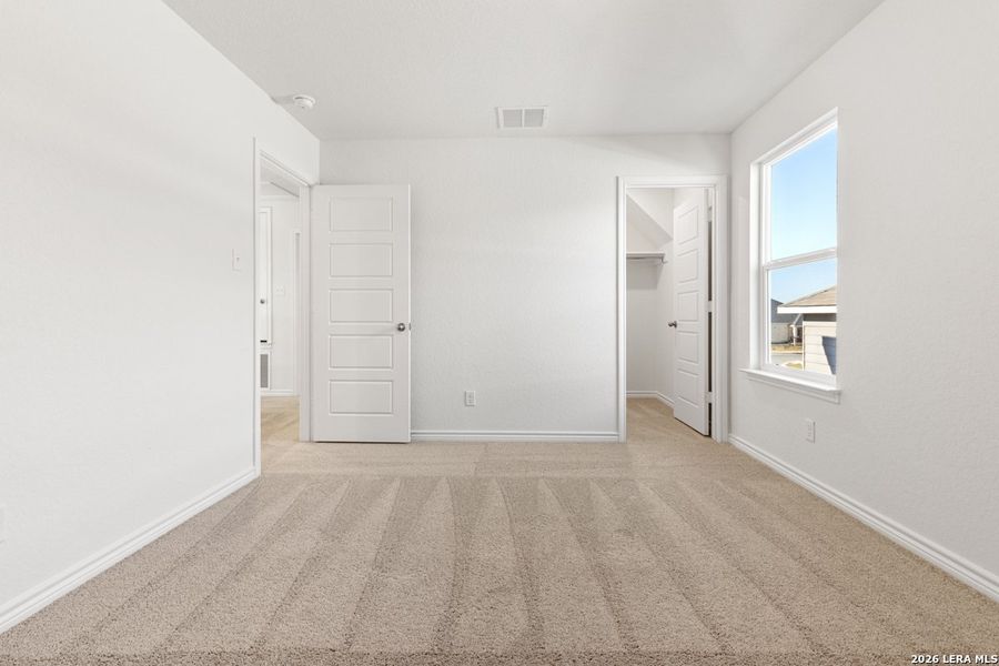 Spacious, unfurnished interior of a new home in Knox Ridge, Converse (Image 22).
