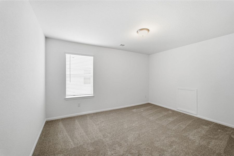 Spacious, unfurnished interior of a new home in Pearlbrook, Texas City (Image 4).