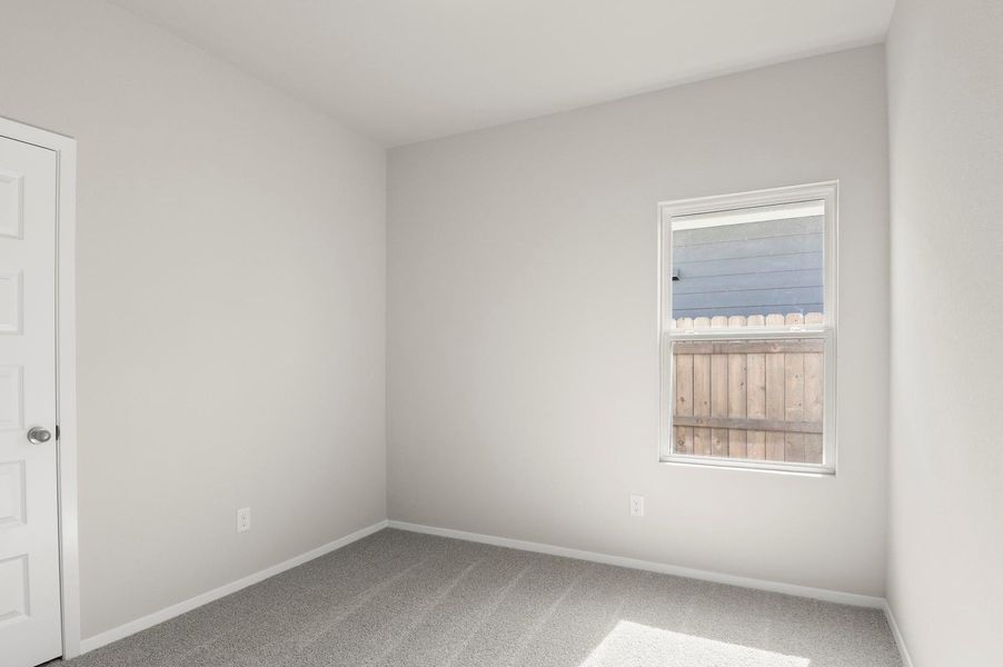 Spacious, unfurnished interior of a new home in Cloverleaf, Austin (Image 16).