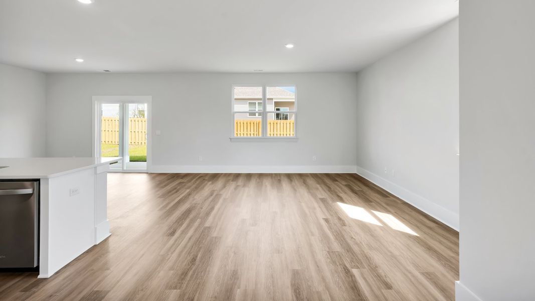 Spacious, unfurnished interior of a new home in Bella Point, Bolivia (Image 15). Spacious, unfurnished interior of a new home in Bella Point, Bolivia (Image 15).
