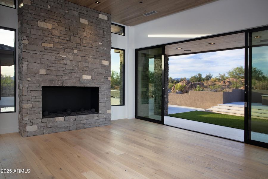 25-0015(DOM)223 25-0015(DOM)223