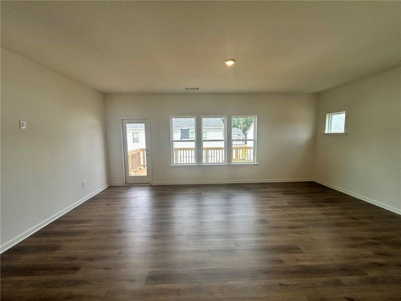 Spacious, unfurnished interior of a new home in Old Salem Crossing, Conyers (Image 26).