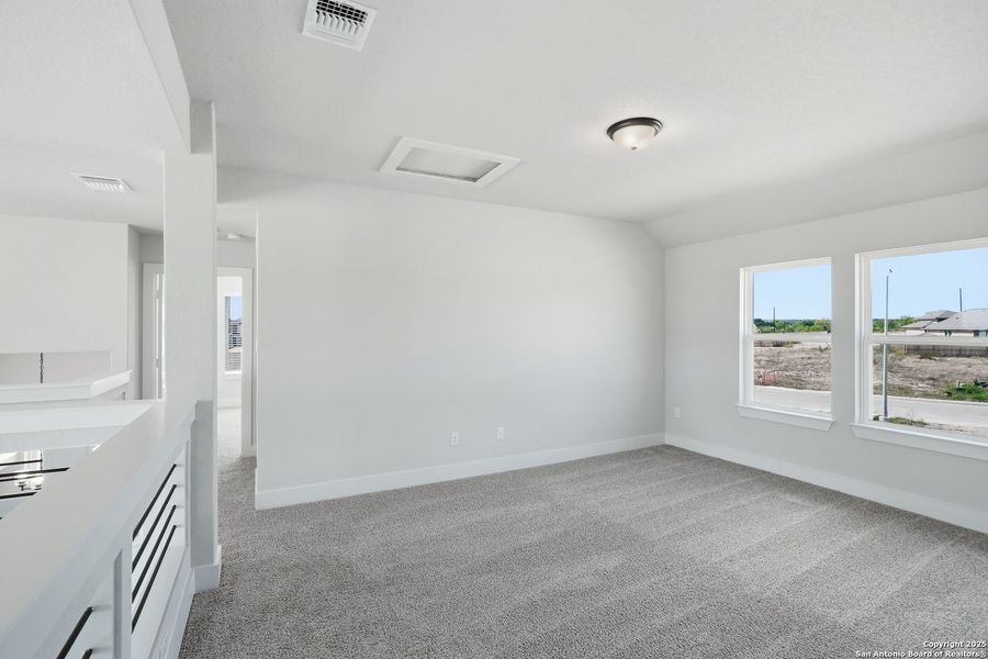 Spacious, unfurnished interior of a new home in Alsatian Oaks, Castroville (Image 21).