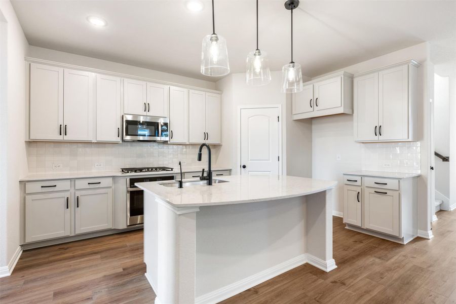 Representative images and renderings are for illustrative purposes. Actual structural options and design finishes of home may vary.