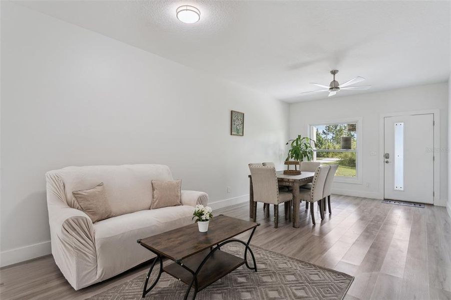 Furnished interior view inside a new home in , Orlando (Image 36).