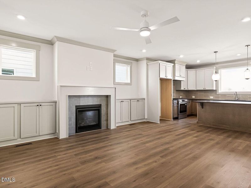 005-1280x960-living-room