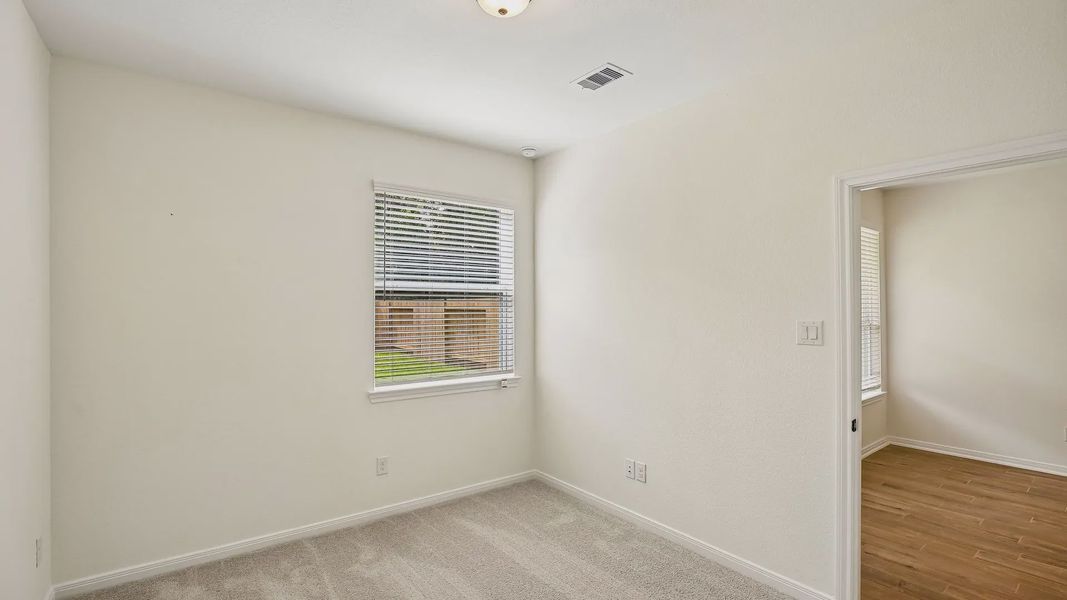 Spacious, unfurnished interior of a new home in Woodforest, Montgomery (Image 31).