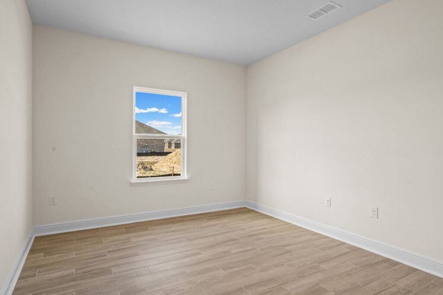 Spacious, unfurnished interior of a new home in Natureview, Freeport (Image 26).