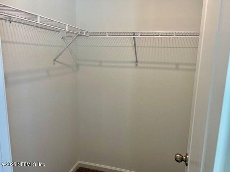 Spacious, unfurnished interior of a new home in Corsair, Middleburg (Image 22).