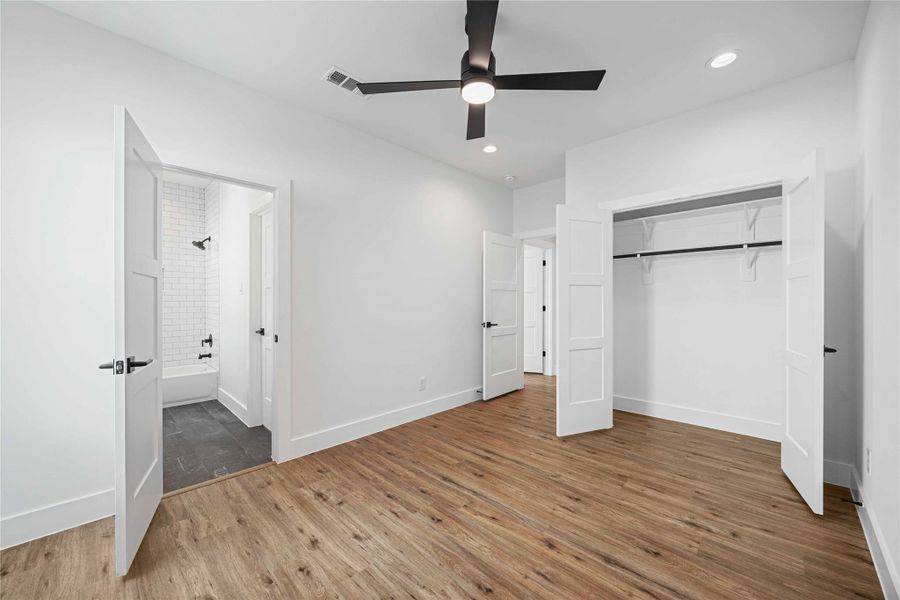 Spacious, unfurnished interior of a new home in , Houston (Image 19).