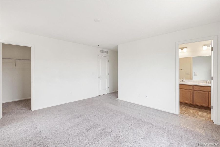 Spacious, unfurnished interior of a new home in Sky Ranch Villas, Watkins (Image 23). Spacious, unfurnished interior of a new home in Sky Ranch Villas, Watkins (Image 23).