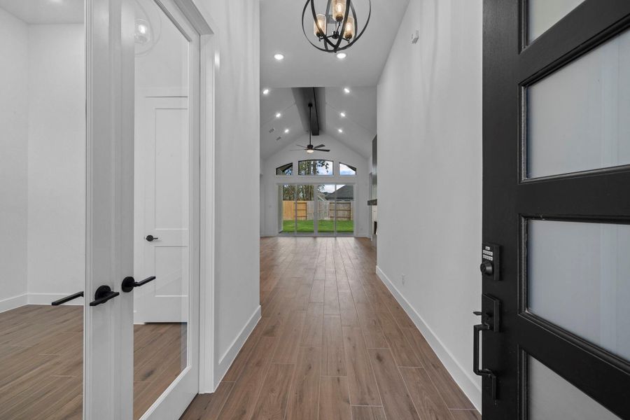 Spacious, unfurnished interior of a new home in Evergreen, Conroe (Image 13). Spacious, unfurnished interior of a new home in Evergreen, Conroe (Image 13).