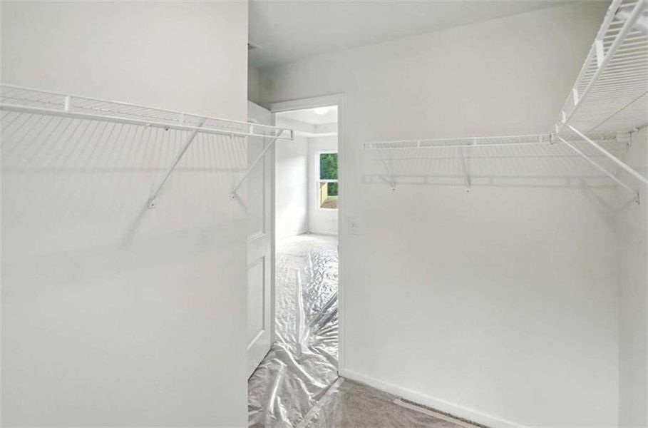 Spacious, unfurnished interior of a new home in Creekside Landing, Dallas (Image 20).