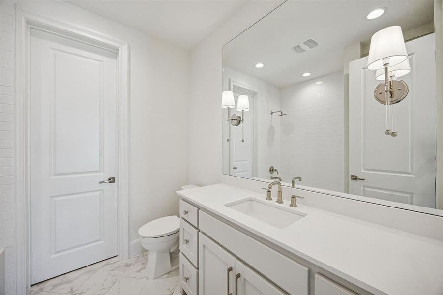 Furnished interior view inside a new home in , Dallas (Image 17).