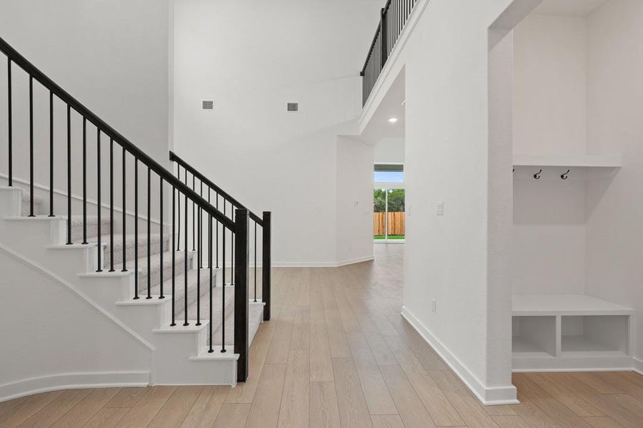 Spacious, unfurnished interior of a new home in Heritage, Dripping Springs (Image 32).
