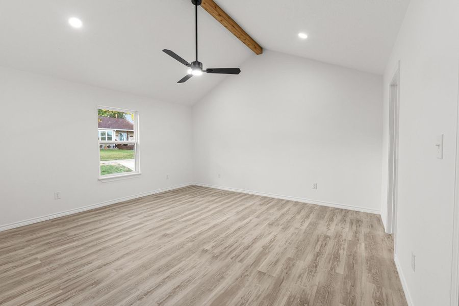 Spacious, unfurnished interior of a new home in , Point Blank (Image 19).