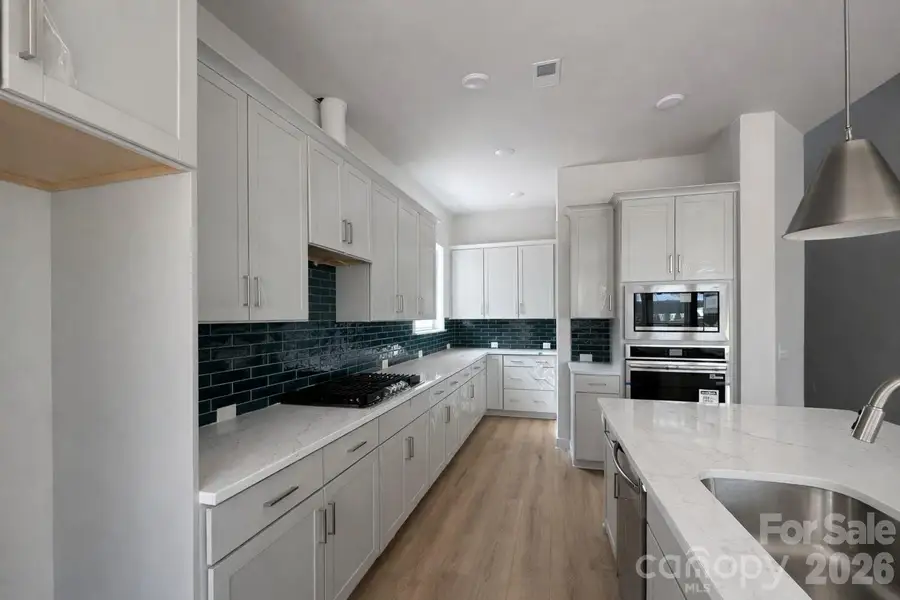 Impressive Gourmet Kitchen