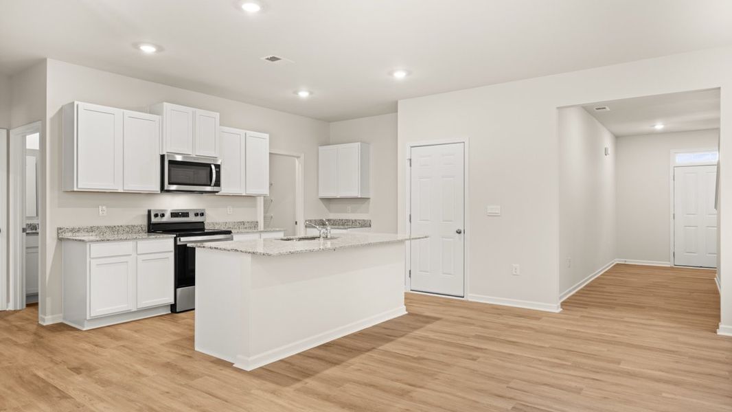 Representative furnished interior of a home built from the Robie by D.R. Horton in Oconee Overlook, Gainesville (Image 9). Representative furnished interior of a home built from the Robie by D.R. Horton in Oconee Overlook, Gainesville (Image 9).