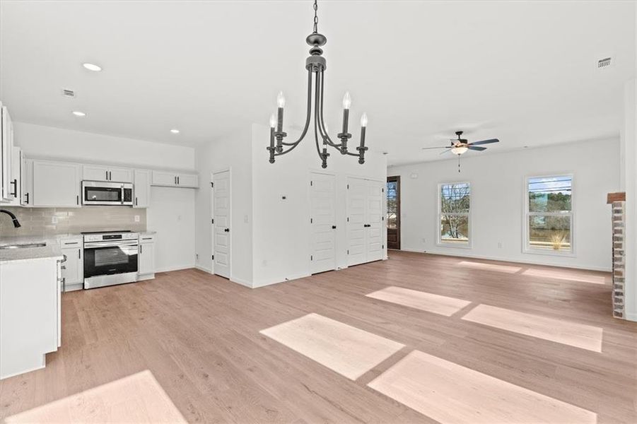 Spacious, unfurnished interior of a new home in , Carrollton (Image 15).