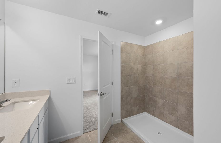 Furnished interior view inside a new home in Caloosa Cove, Labelle (Image 9).