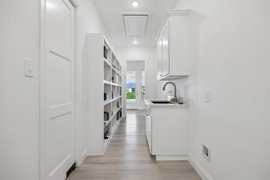 Furnished interior view inside a new home in , Northlake (Image 30).