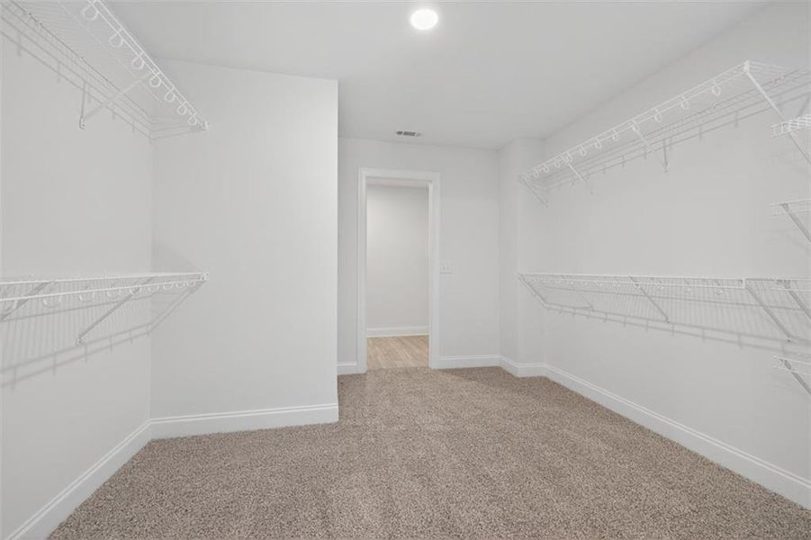 Spacious, unfurnished interior of a new home in , Jefferson (Image 44).