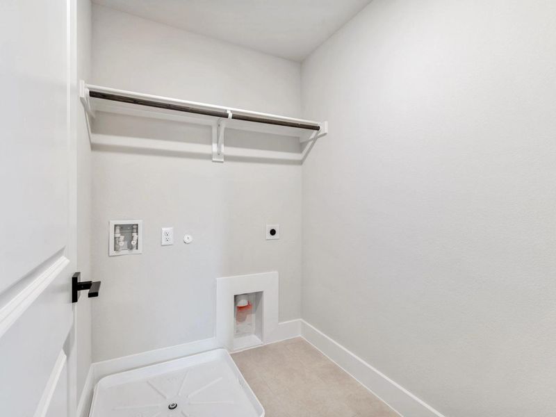 Spacious, unfurnished interior of a new home in Lake Park Villas, Wylie (Image 31).