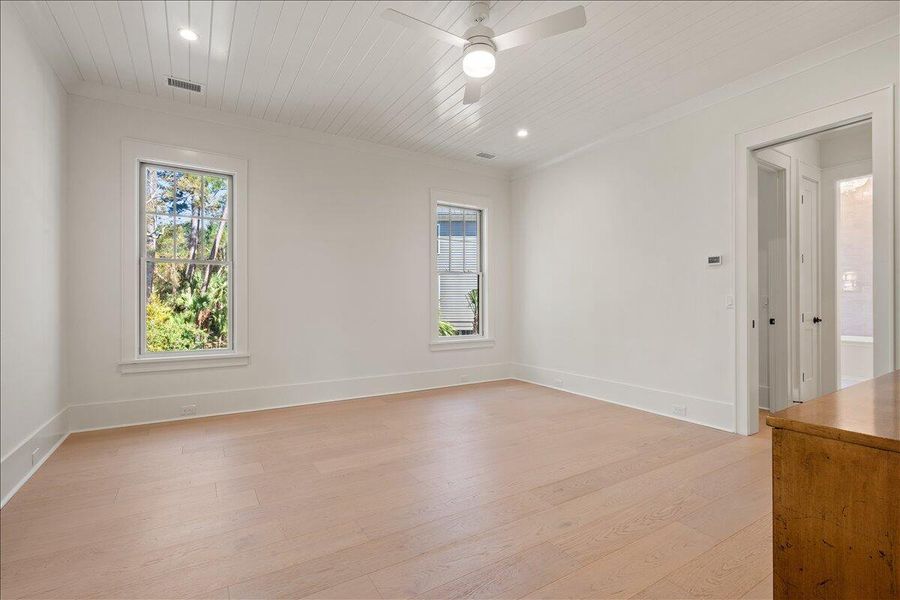 Spacious, unfurnished interior of a new home in , Kiawah Island (Image 23).