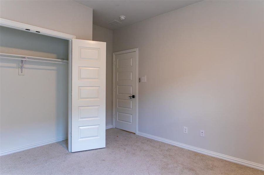 Spacious, unfurnished interior of a new home in , Anna (Image 15).