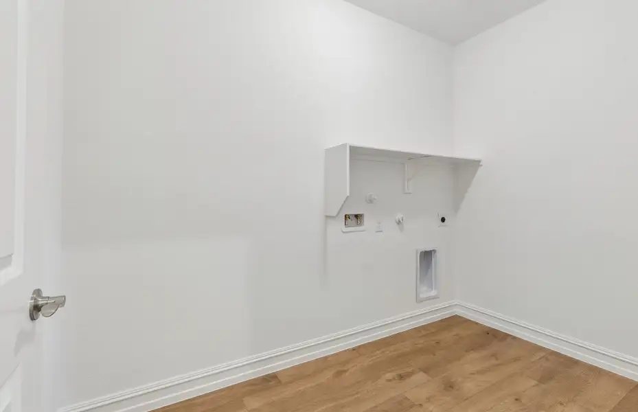 Spacious, unfurnished interior of a new home in Creekview Meadows, Pilot Point (Image 13).